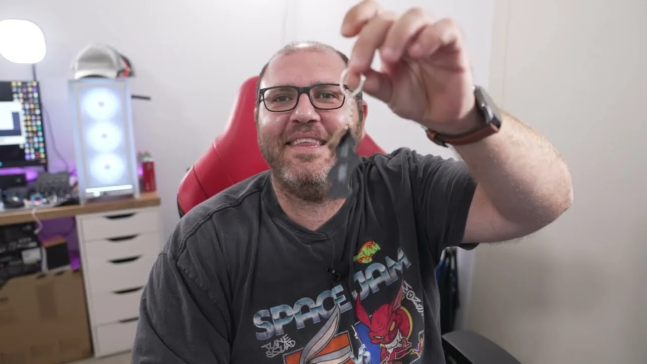 מישל מציג את המקלדות